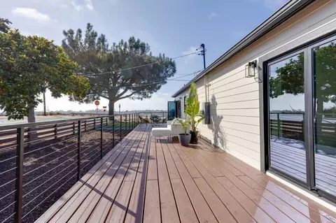 Exterior - 2101 Grandview St, Oceanside, CA 92054 photo 4 of 15