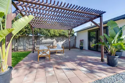 Exterior - 2101 Grandview St, Oceanside, CA 92054 photo 10 of 15
