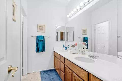 Bath - 2152 Drew Rd, Escondido, CA 92027 photo 2 of 2