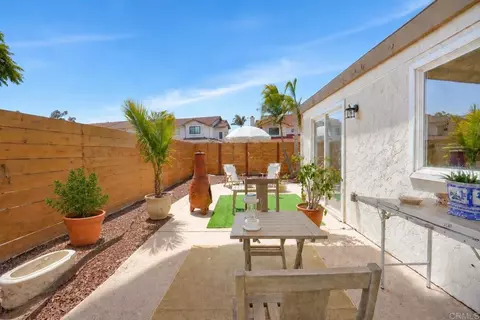 Exterior - 2422 Summerhill Dr, Encinitas, CA 92024 photo 2 of 4