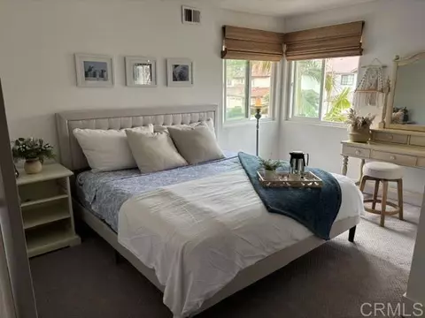 Bedroom - 2422 Summerhill Dr, Encinitas, CA 92024 photo 1 of 4