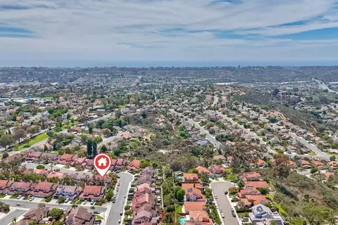 View/Area - 2422 Summerhill Dr, Encinitas, CA 92024 photo 2 of 2