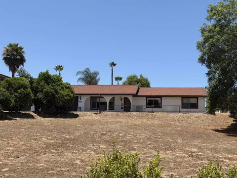 915 Moody Dr, Escondido, CA 92027
