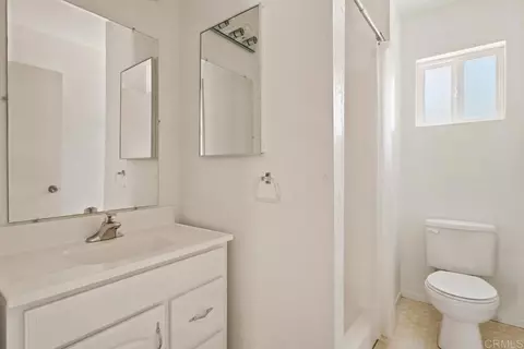 Bath - 17357 Iron Springs Rd, Julian, CA 92036 photo 1 of 2
