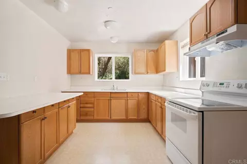 Kitchen - 17357 Iron Springs Rd, Julian, CA 92036 photo 1 of 2