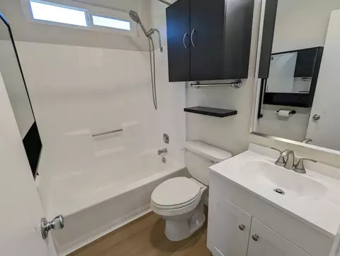 Bath - 4593 Sunrise Rdg, Oceanside, CA 92056 photo 1 of 2
