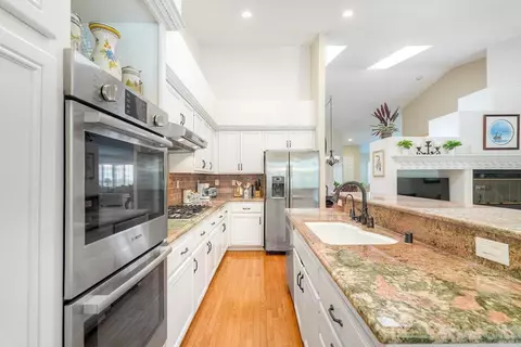 Kitchen - 4969 Lassen Dr, Oceanside, CA 92056 photo 5 of 7