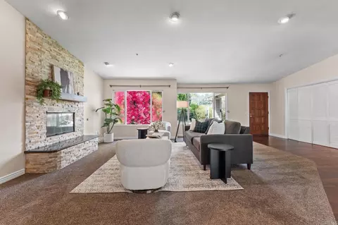 1091 Nightingale Pl, Escondido, CA 92027 photo 10