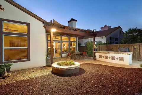 2436 Fallbrook Pl, Escondido, CA 92027 photo 5