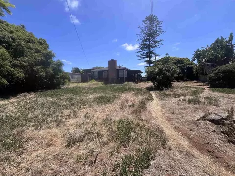 Exterior - 1501 Laurel Rd, Oceanside, CA 92054 photo 2 of 4