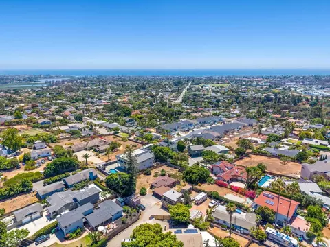 View/Area - 1501 Laurel Rd, Oceanside, CA 92054 photo 3 of 11