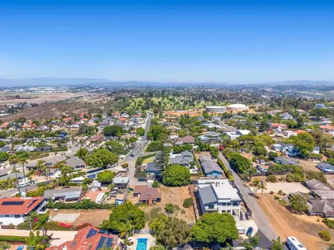 View/Area - 1501 Laurel Rd, Oceanside, CA 92054 photo 10 of 11