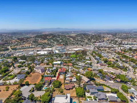 View/Area - 1501 Laurel Rd, Oceanside, CA 92054 photo 8 of 11