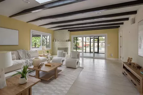 Living - 13108 Standish Dr, Poway, CA 92064 photo 3 of 3