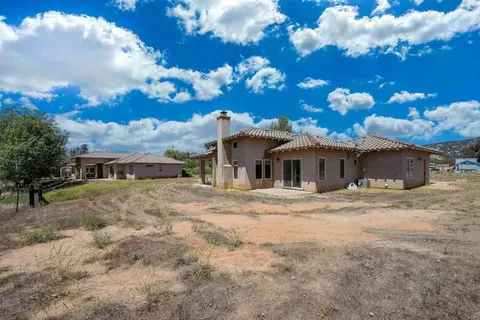 Exterior - 285 Penn St, Ramona, CA 92065 photo 9 of 11