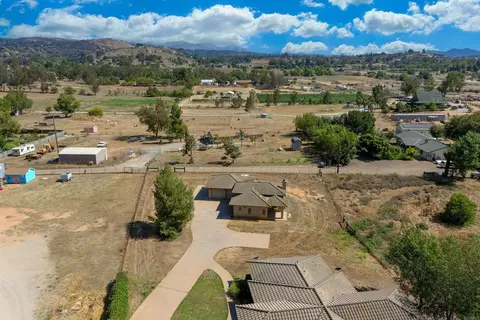 View/Area - 285 Penn St, Ramona, CA 92065 photo 3 of 10
