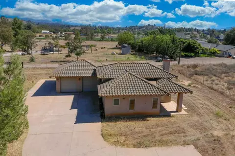 View/Area - 285 Penn St, Ramona, CA 92065 photo 2 of 10