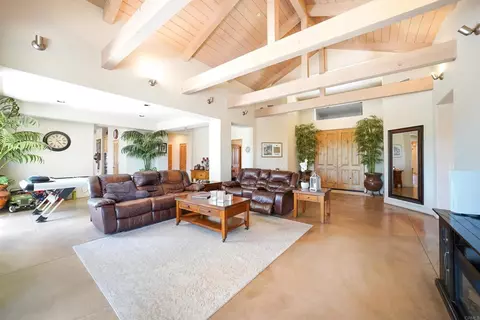 Living - 285 Penn St, Ramona, CA 92065 photo 2 of 5