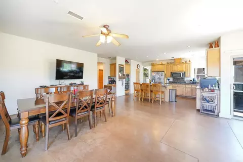 Dining - 285 Penn St, Ramona, CA 92065 photo 3 of 3