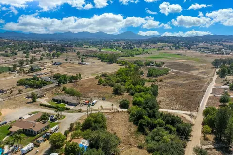 View/Area - 285 Penn St, Ramona, CA 92065 photo 5 of 10