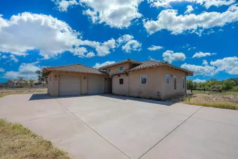 Exterior - 285 Penn St, Ramona, CA 92065 photo 4 of 11