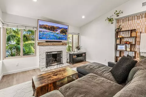 Living - 331 Islander St, Oceanside, CA 92054 photo 1 of 3