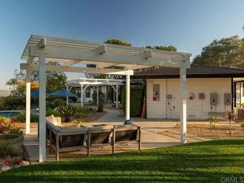 Exterior - 1097 Camino Alisos, Fallbrook, CA 92028 photo 5 of 20