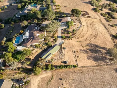 View/Area - 1097 Camino Alisos, Fallbrook, CA 92028 photo 3 of 8