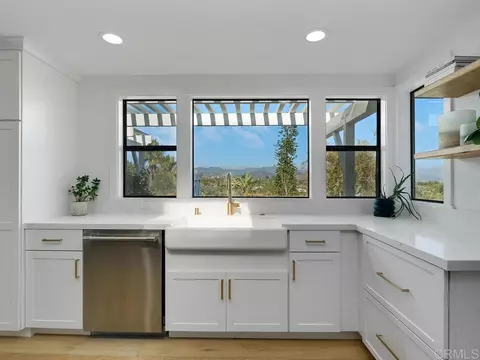 Kitchen - 1097 Camino Alisos, Fallbrook, CA 92028 photo 4 of 9