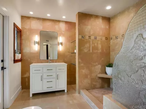 Bath - 1097 Camino Alisos, Fallbrook, CA 92028 photo 1 of 6