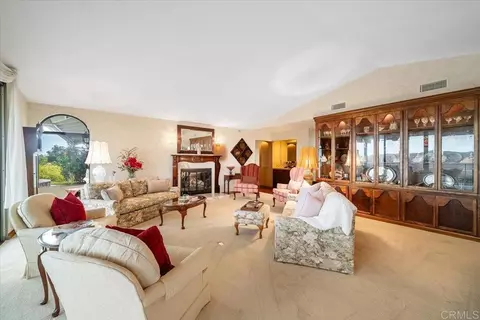 Living - 2275 Via Cascabel, Escondido, CA 92027 photo 3 of 4