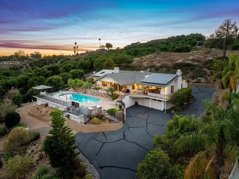 View/Area - 2275 Via Cascabel, Escondido, CA 92027 photo 3 of 3