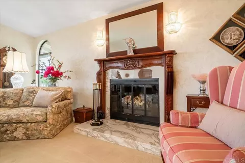 Living - 2275 Via Cascabel, Escondido, CA 92027 photo 2 of 4