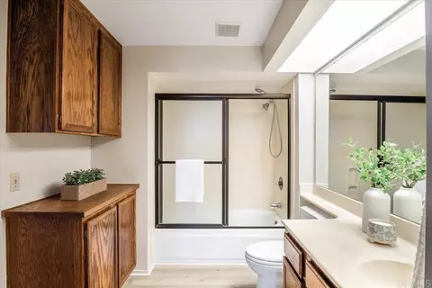 Bath - 3153 Vista Mar, Carlsbad, CA 92009 photo 3 of 3