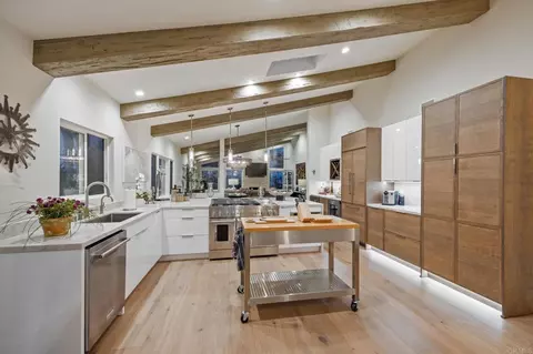 Kitchen - 764 E Solana Cir, Solana Beach, CA 92075 photo 6 of 8