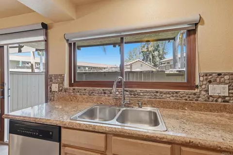 Kitchen - 615 Fredricks Ave #89, Oceanside, CA 92058 photo 3 of 5