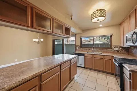 Kitchen - 615 Fredricks Ave #89, Oceanside, CA 92058 photo 2 of 5