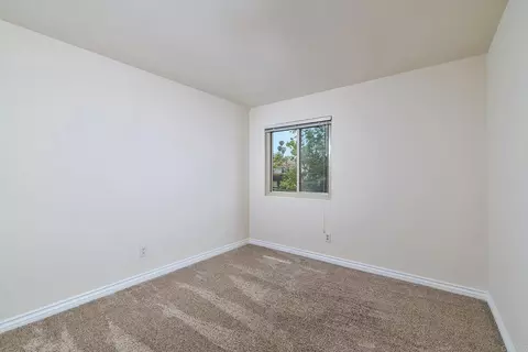 6926 Peach Tree Rd, Carlsbad, CA 92011 photo 24