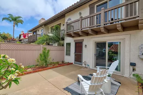 6926 Peach Tree Rd, Carlsbad, CA 92011 photo 2