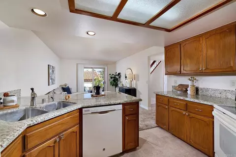 6926 Peach Tree Rd, Carlsbad, CA 92011 photo 14