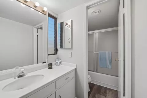 Bath - 2343 Nicklaus Dr, Oceanside, CA 92056 photo 2 of 3