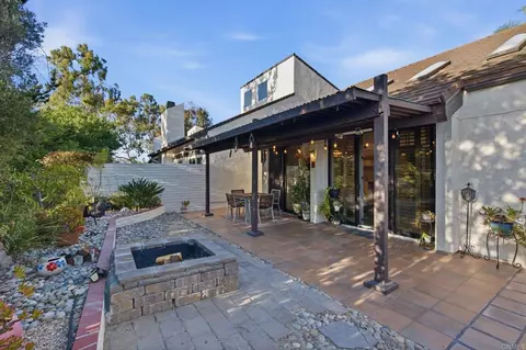 Exterior - 2343 Nicklaus Dr, Oceanside, CA 92056 photo 2 of 4