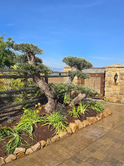 3752 Monserate Pl, Fallbrook, CA 92028 photo 2