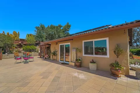 Exterior - 2668 Sugarpine Ln, Fallbrook, CA 92028 photo 4 of 8