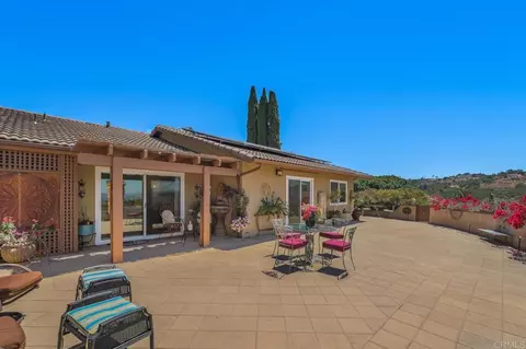 Exterior - 2668 Sugarpine Ln, Fallbrook, CA 92028 photo 3 of 8