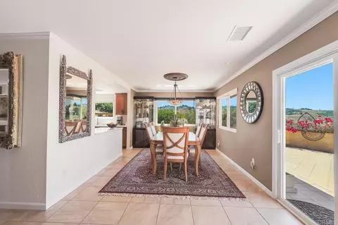 Dining - 2668 Sugarpine Ln, Fallbrook, CA 92028 photo 2 of 2