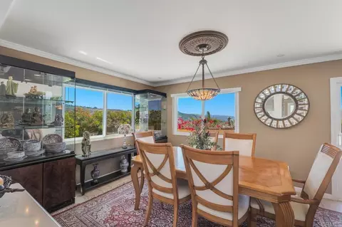 Dining - 2668 Sugarpine Ln, Fallbrook, CA 92028 photo 1 of 2