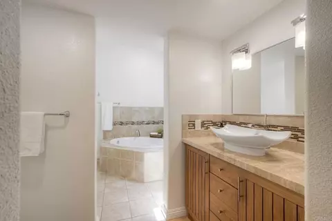 Bath - 4710 Majorca Way, Oceanside, CA 92056 photo 1 of 2