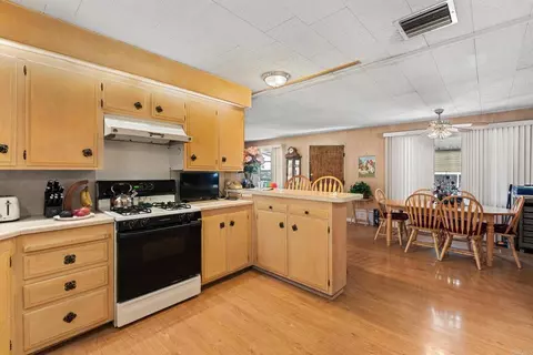 8901 Eton Ave #87, Canoga Park, CA 91304