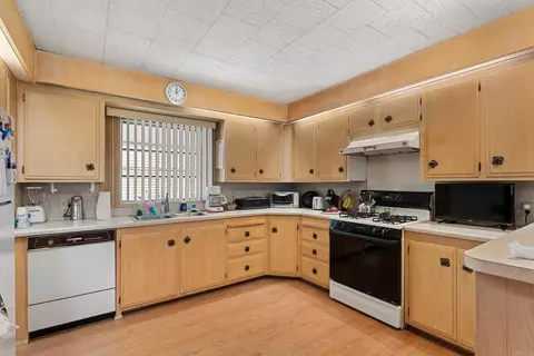 8901 Eton Ave #87, Canoga Park, CA 91304